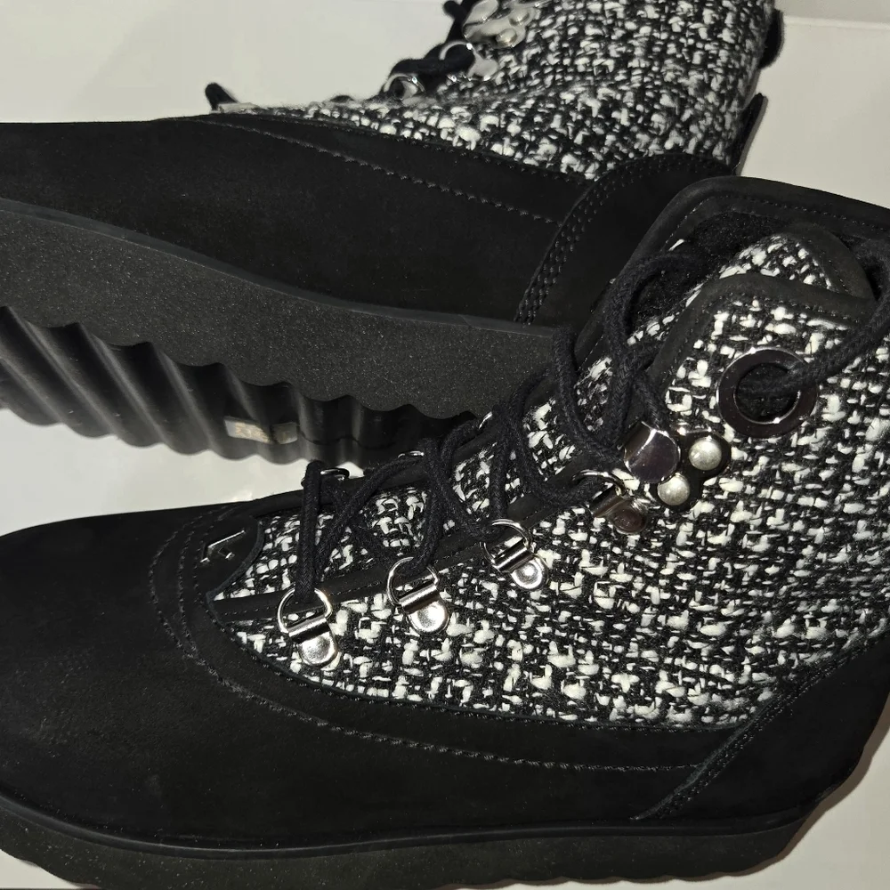 Larroude Vail Black Suede Tweed Ankle Booties Size 6 NWOT Designer